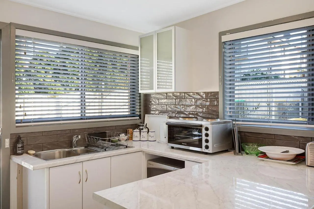 The Beach Shack On Beach Street Merimbula Apartment